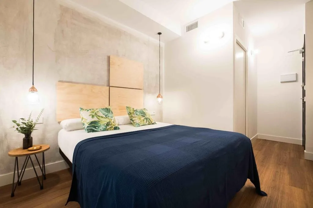 Room, Magatzem 128, Barcelona