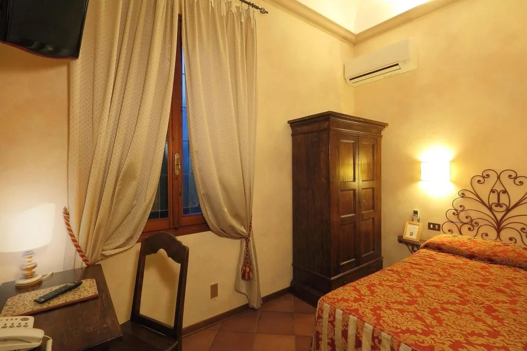 SINGLE STANDARD Room, Mario's, Florence