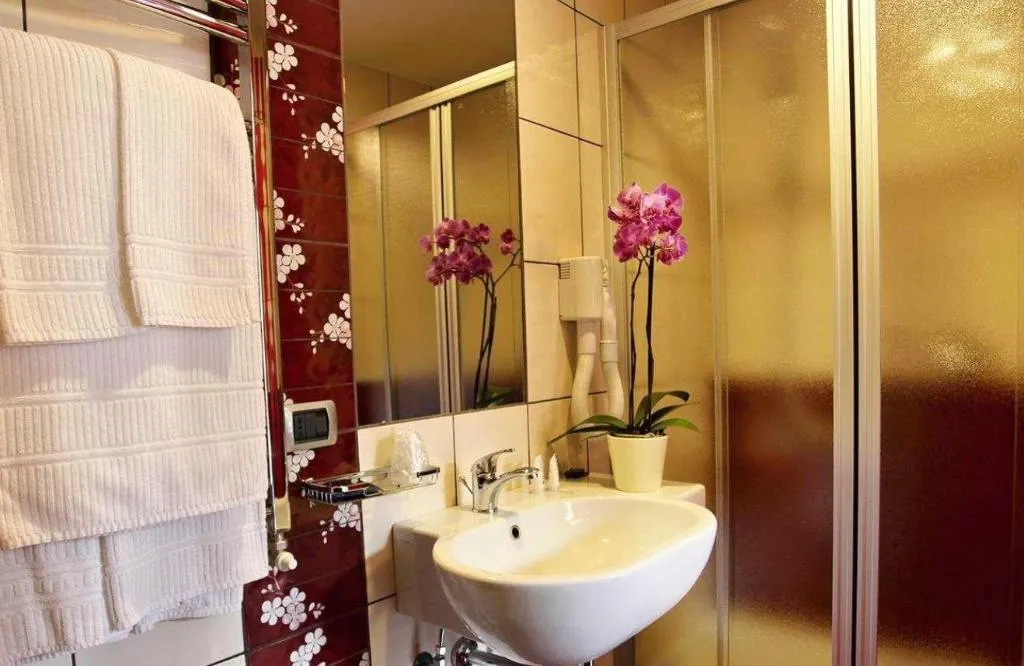 Room, Hotel Diana Pompei, Naples