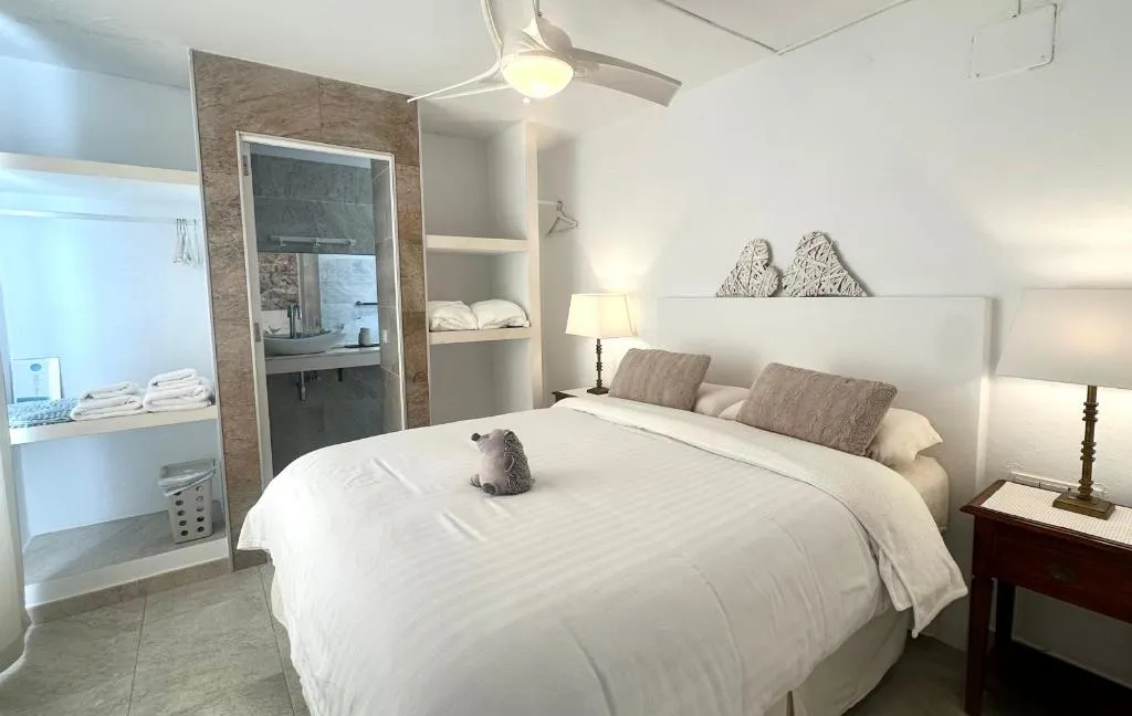 DOUBLE DELUXE QUEEN BED Room, Starbal, Menorca