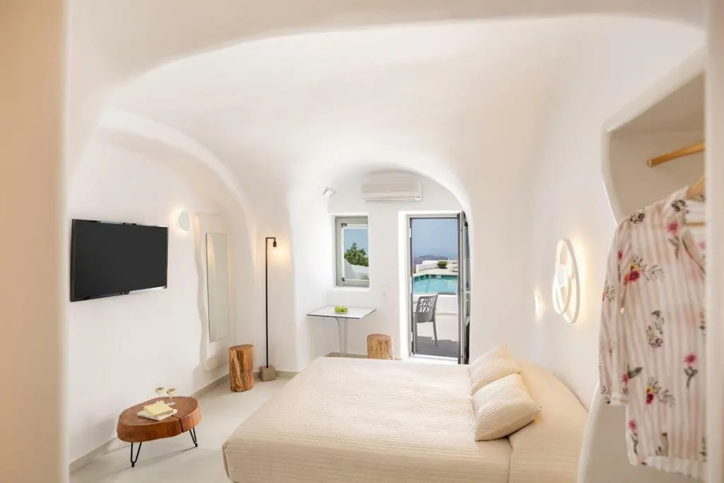 Double or Twin POOL VIEW Room, Kasimatis by La Perla, Santorini