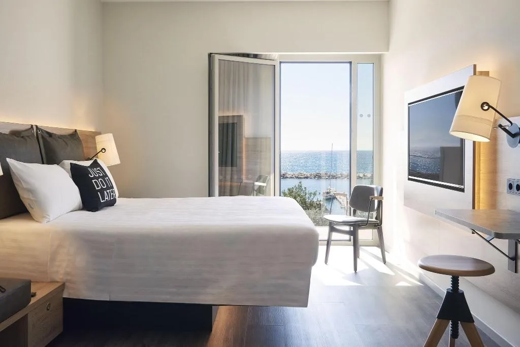 Room, Moxy Patra Marina, Athens