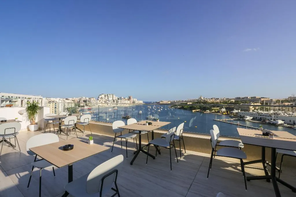 General view, Hotel 115 The Strand Hotel and Suites, Malta