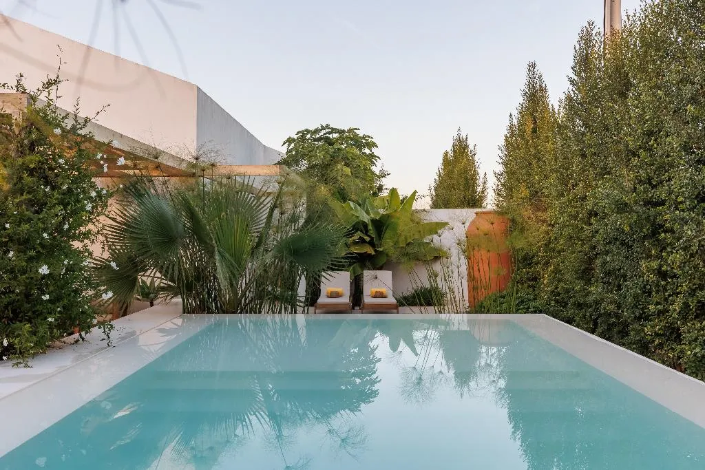APARTMENT WITH PRIVATE POOL Room, Laranjal Farm House, Algarve