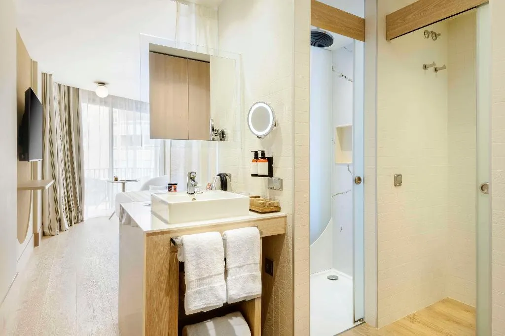 Room SUPERIOR WITH TERRACE Room, Barcelo Illetas Albatros, Majorca