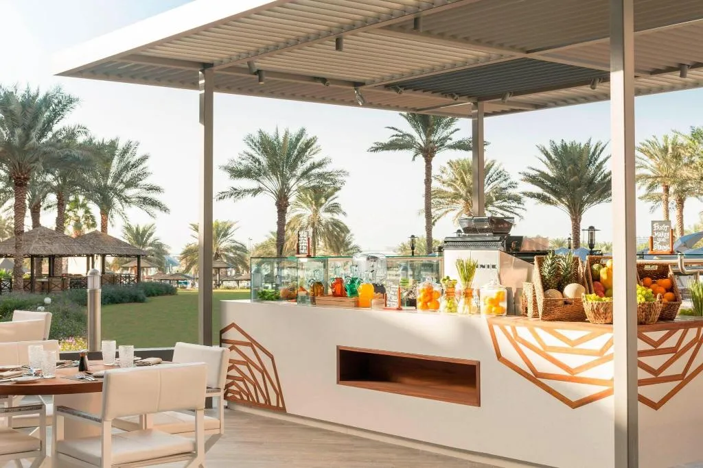 Restaurant, Le Royal Meridien Beach Resort and Spa, Dubai