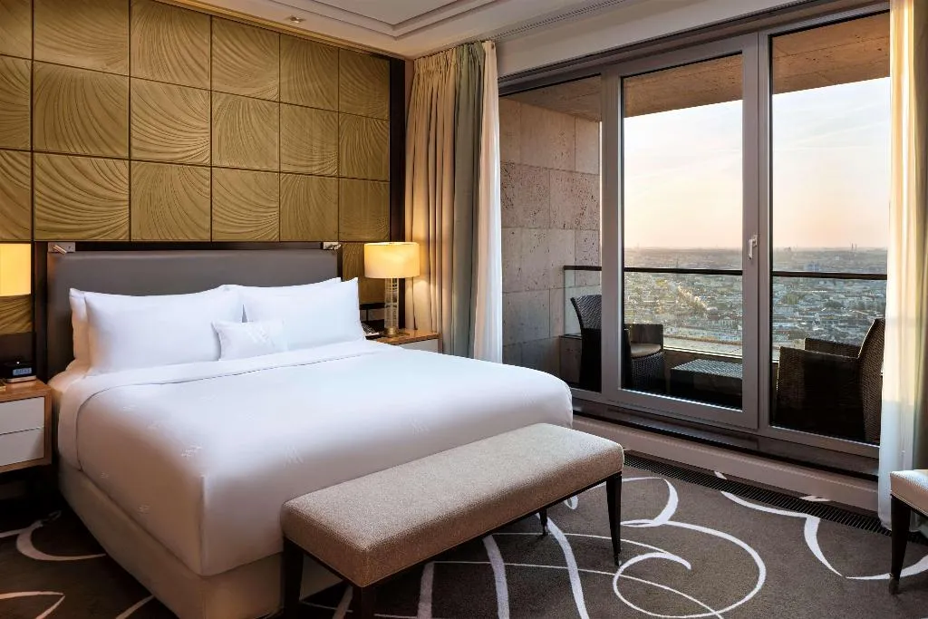 SUITE WITH BALCONY Room, Waldorf Astoria Berlin, Berlin