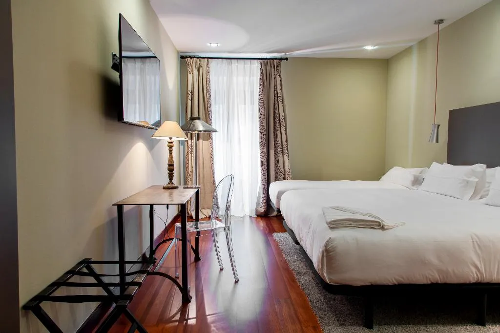 DOUBLE SUPERIOR Room, Hotel AR Isabel De Farnesio, Madrid