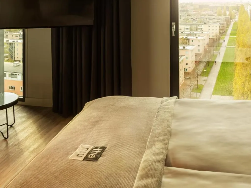DOUBLE QUEEN SIZE BED Room, Holiday Inn - the niu, Fender Amsterdam, Amsterdam