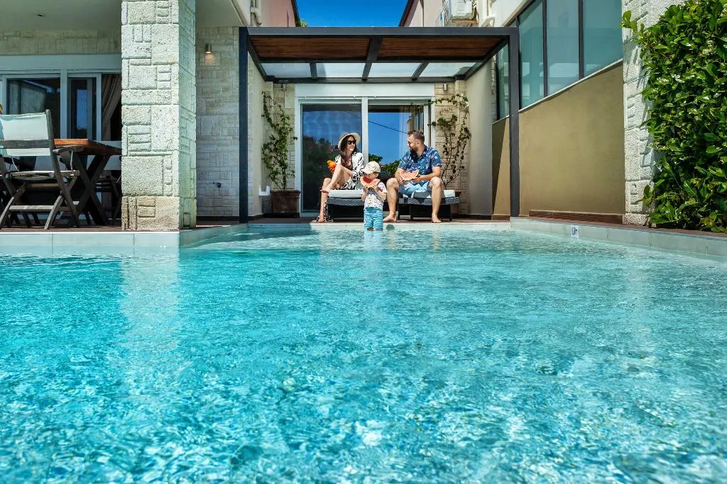VILLA FOUR BEDROOMS WITH PRIVATE POOL Room, Sunny Villas and Spa, Halkidiki