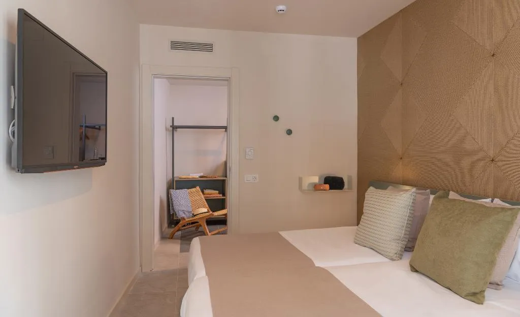 QUADRUPLE SUPERIOR Room, Aqua Hotel Bertran Park**** Adults Recommended, Costa Brava