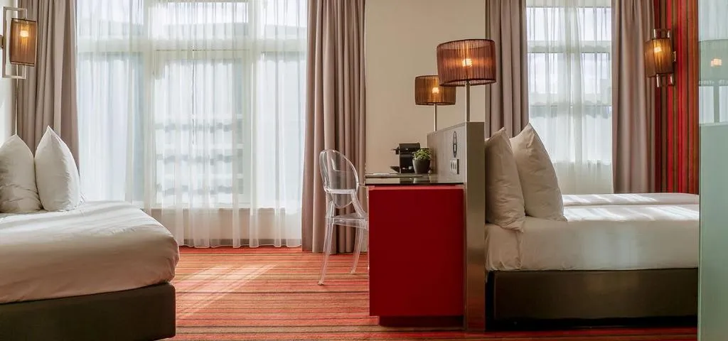 TRIPLE CITY VIEW Room, WestCord City Centre Hotel Amsterdam, Amsterdam