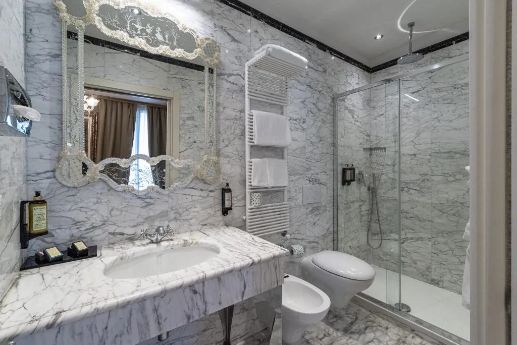 DOUBLE DELUXE Room, Palazzo Paruta, Venice