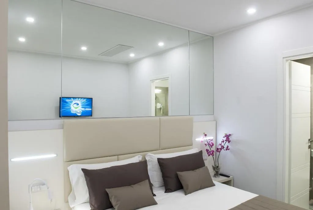Room, Merulana Holidays, Naples
