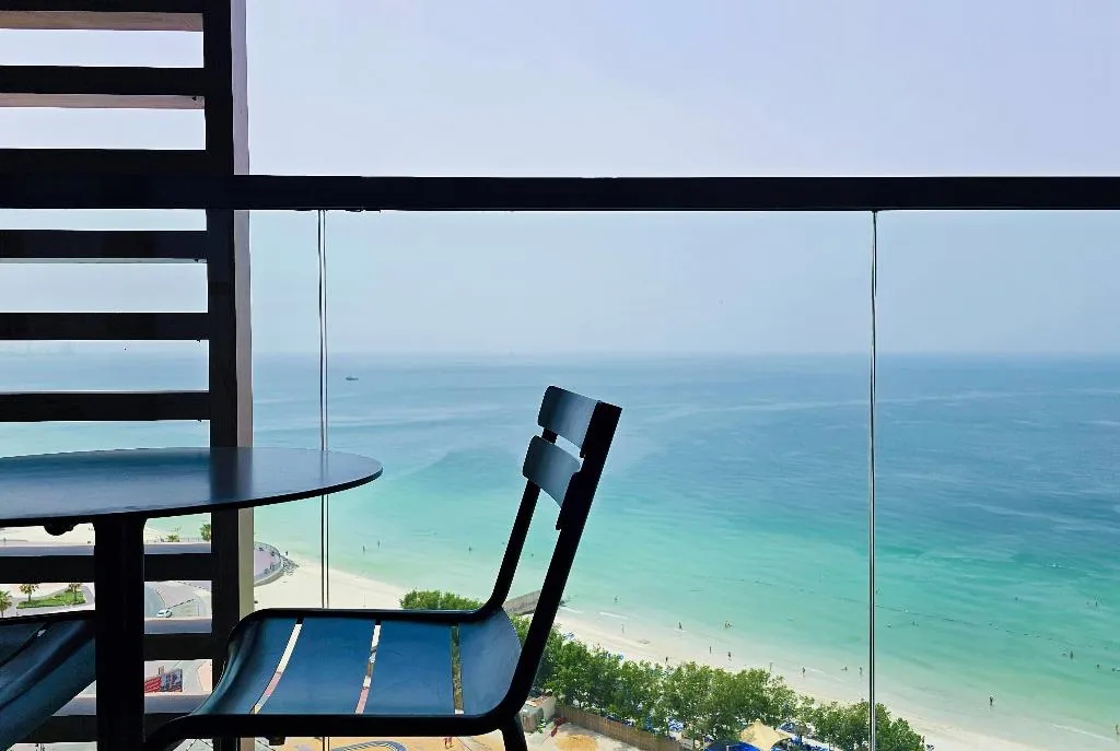JUNIOR SUITE SEA VIEW Room, Wyndham Garden Ajman Corniche, Dubai