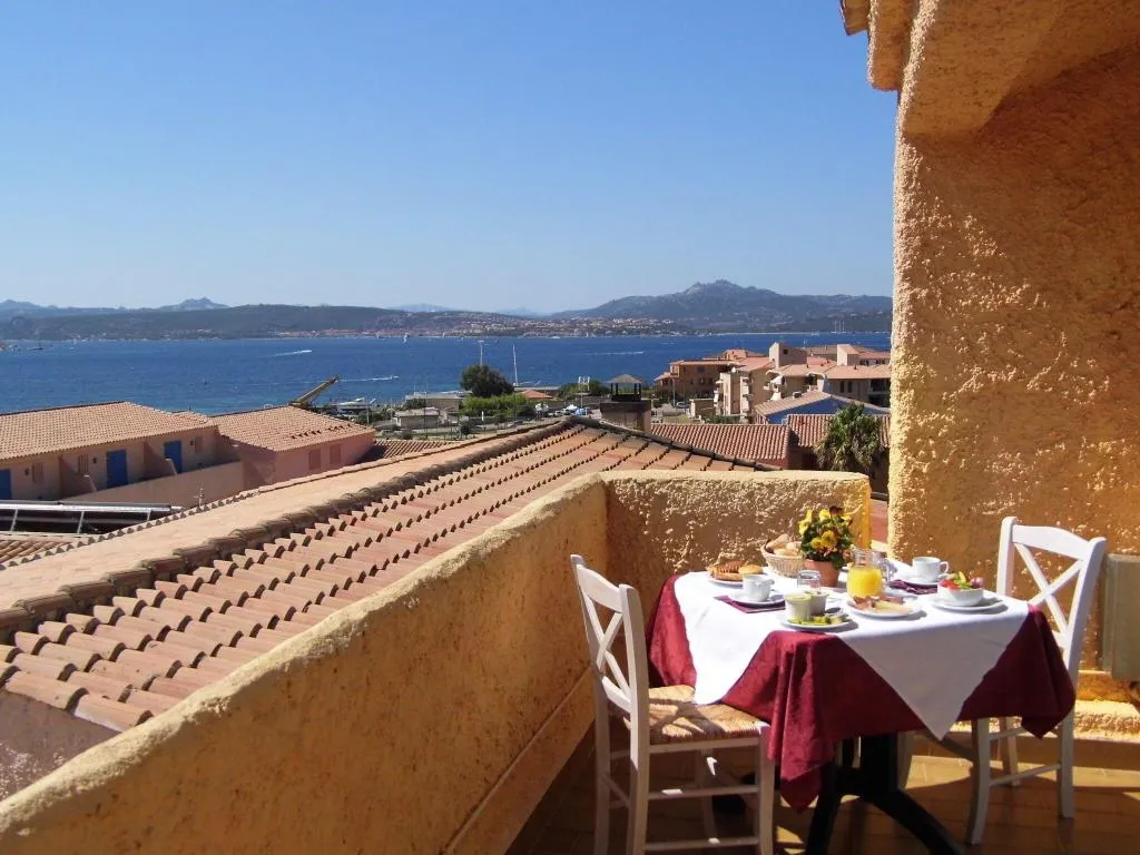 Terrace, Hotel Residence Le Nereidi, Olbia