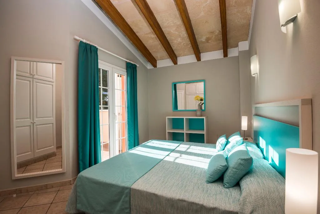 Room, Maribel Villas, Menorca