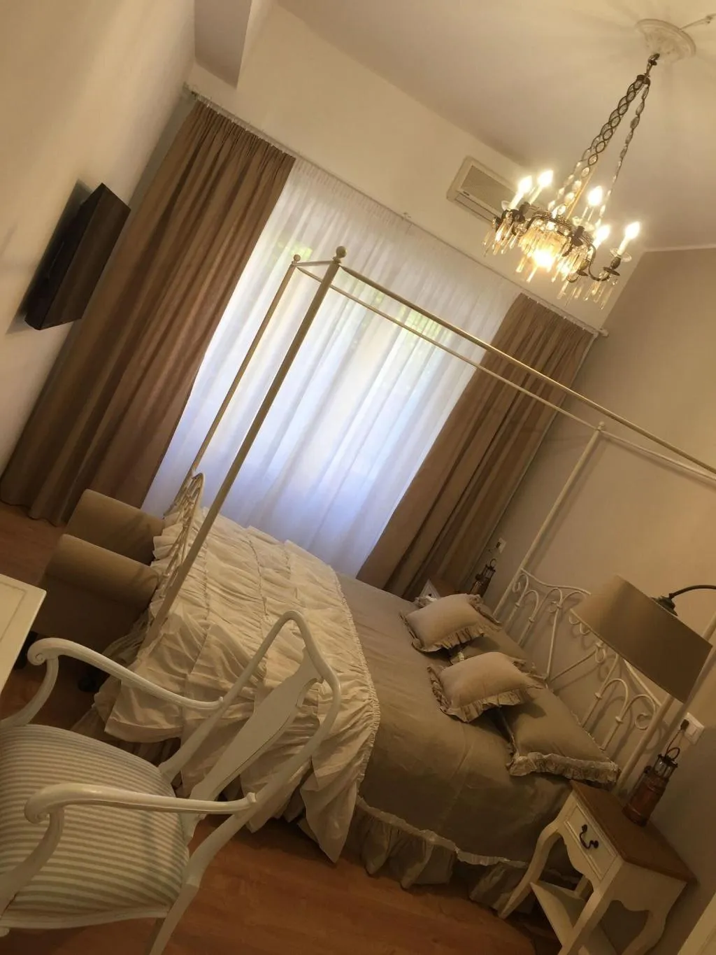 Room, La Piazzetta Delle Regine, Rome