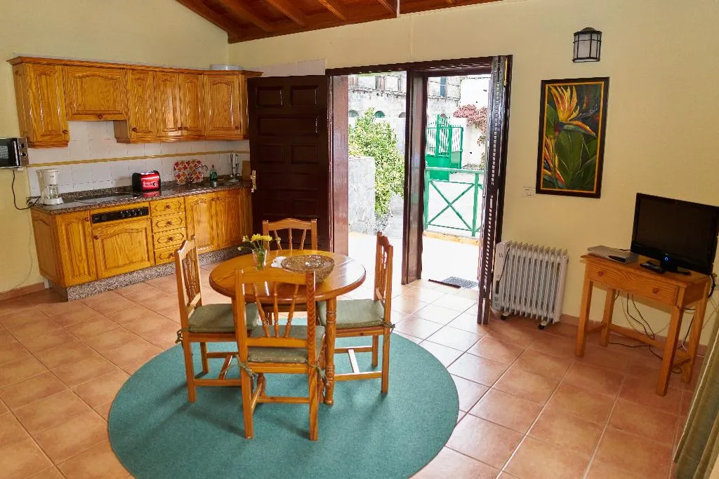 APARTMENT CAPACITY 5 TWO BEDROOMS Room, Finca Piñero, Tenerife