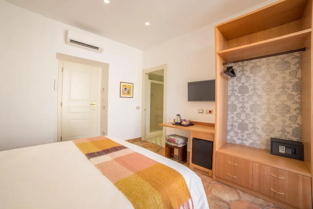 Room, Residenza Il Campanile, Naples