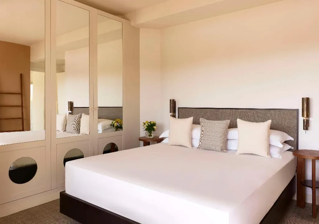 SUITE STANDARD Room, Baia di Chia Resort Sardinia, Curio Collection, Cagliari