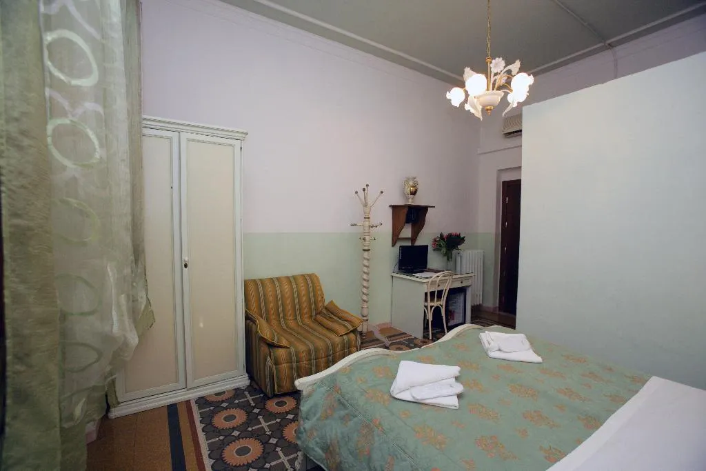 Double or Twin CLASSIC Room, Desiree, Florence