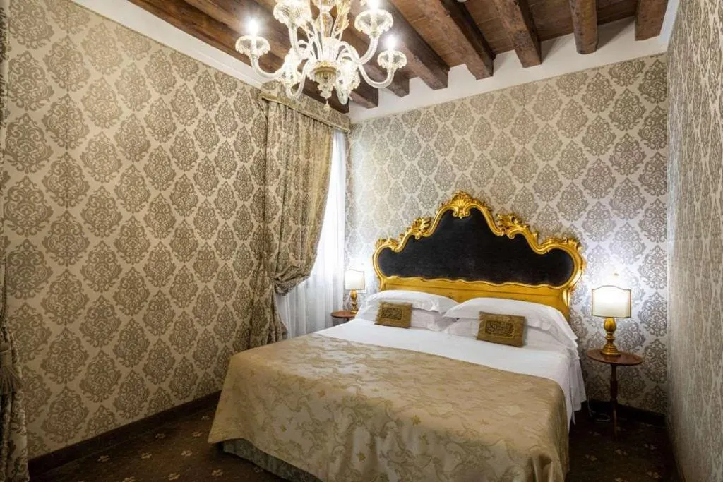 Room, Concordia, Venice