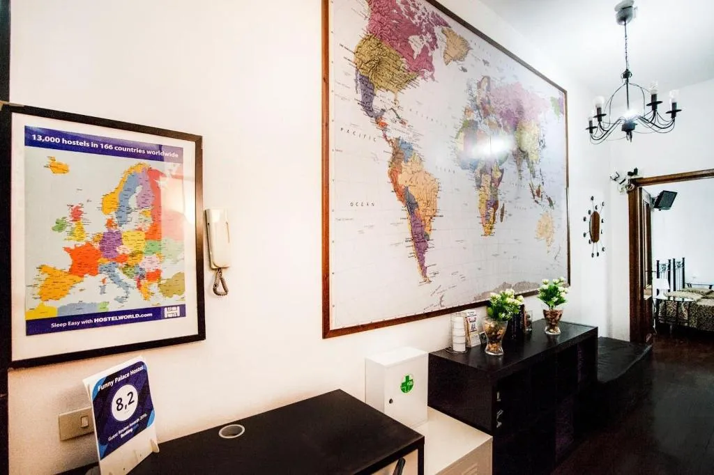 Room, Funny Palace Hostel, Naples
