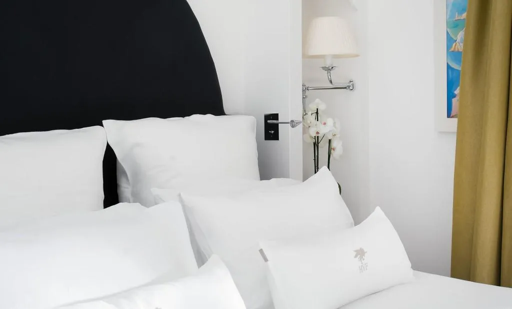 DOUBLE DELUXE KING BED Room, Villa Franca, Naples
