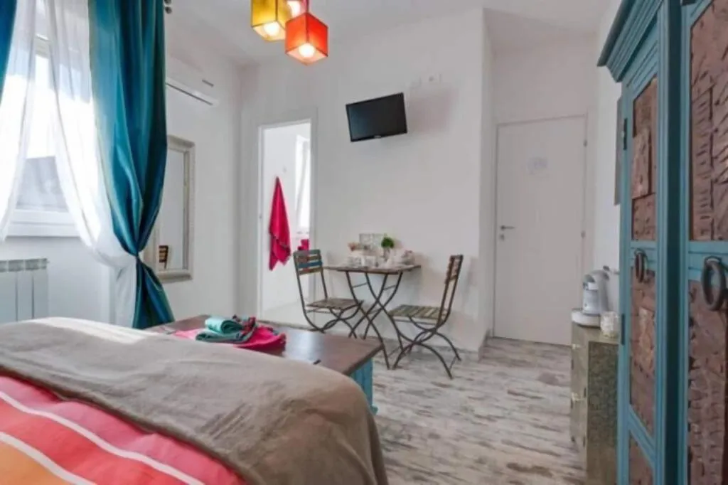 Room, Letto E Latte, Naples