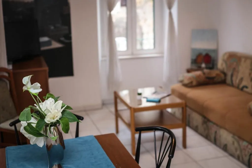 Room, Palac, Split