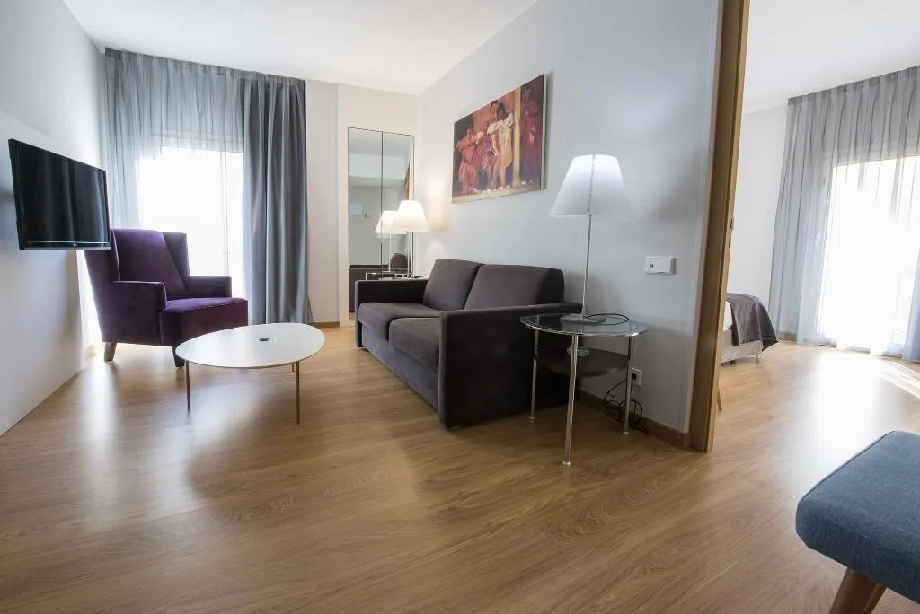 JUNIOR SUITE KING SIZE BED Room, Silken Ramblas, Barcelona
