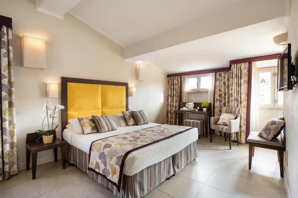 Room, Il Perseo, Florence