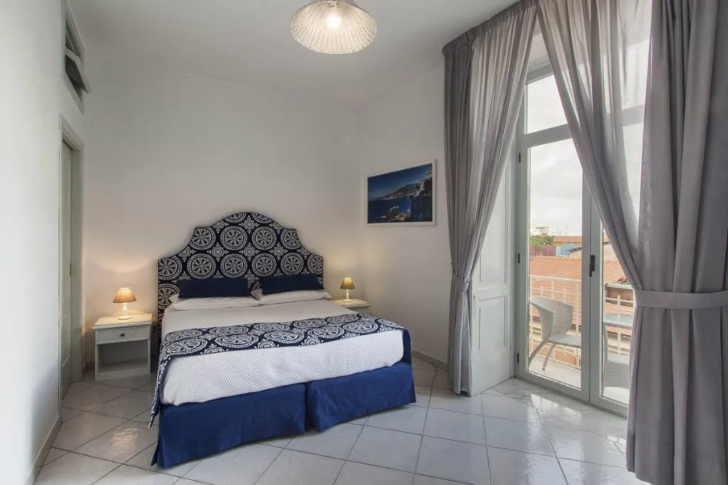 Double or Twin SUPERIOR CITY VIEW Room, Palazzo Starace, Naples