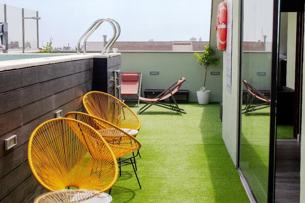 Terrace, 1881 Barcelona Gran Rosellon Hotel, Barcelona