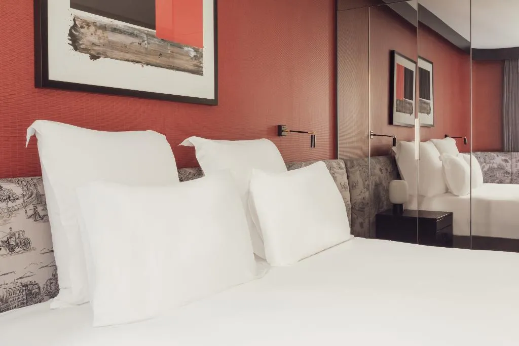 DOUBLE STANDARD Room, The Pavilions Madrid, Madrid