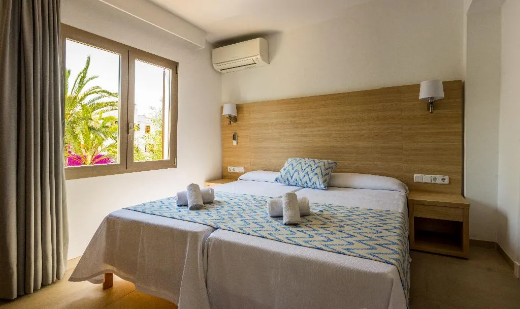 APARTMENT SUPERIOR TWO BEDROOMS Room, Sol Naixent-Bonaire, Majorca