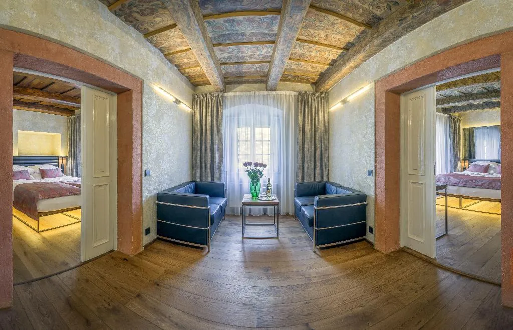 QUADRUPLE DELUXE Room, Hotel Waldstein, Prague