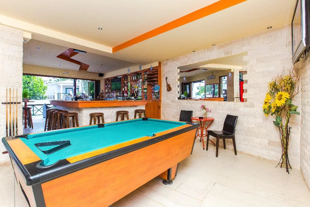Sports and Entertainment, Litsa Studios, Crete