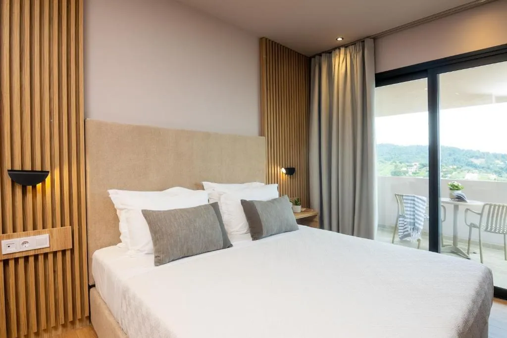DOUBLE SUPERIOR WITH BALCONY Room, Petra Nera, Skiathos