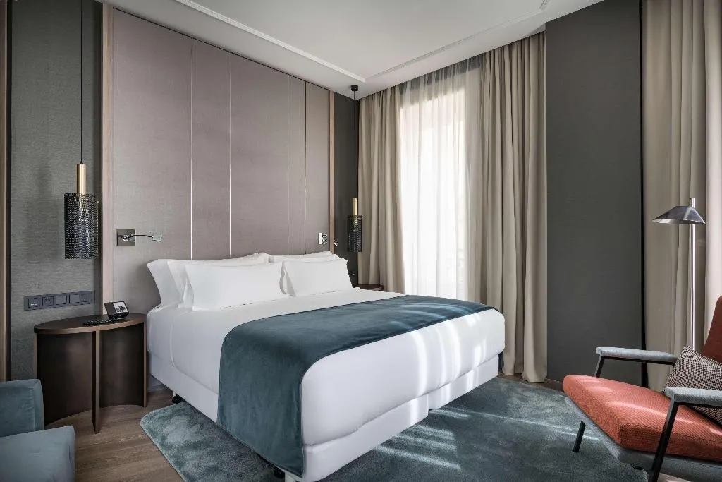 DOUBLE KING SIZE BED Room, NH Collection Madrid Gran Vía, Madrid
