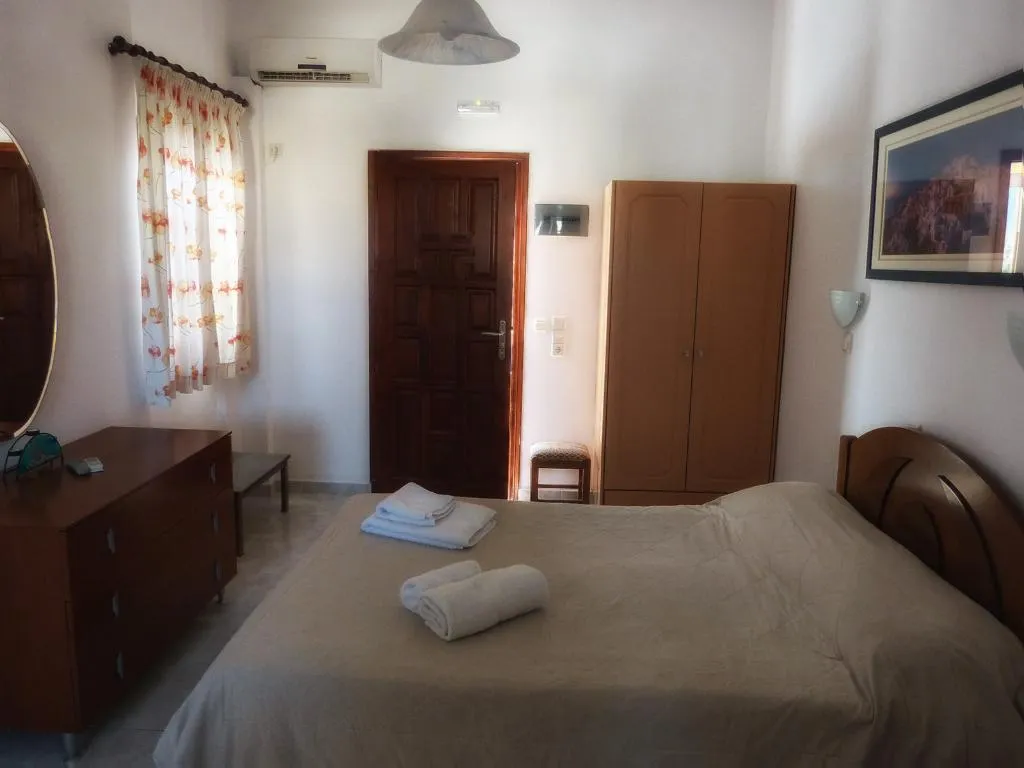 Double or Twin STANDARD Room, Aparthotel Black Sand, Santorini