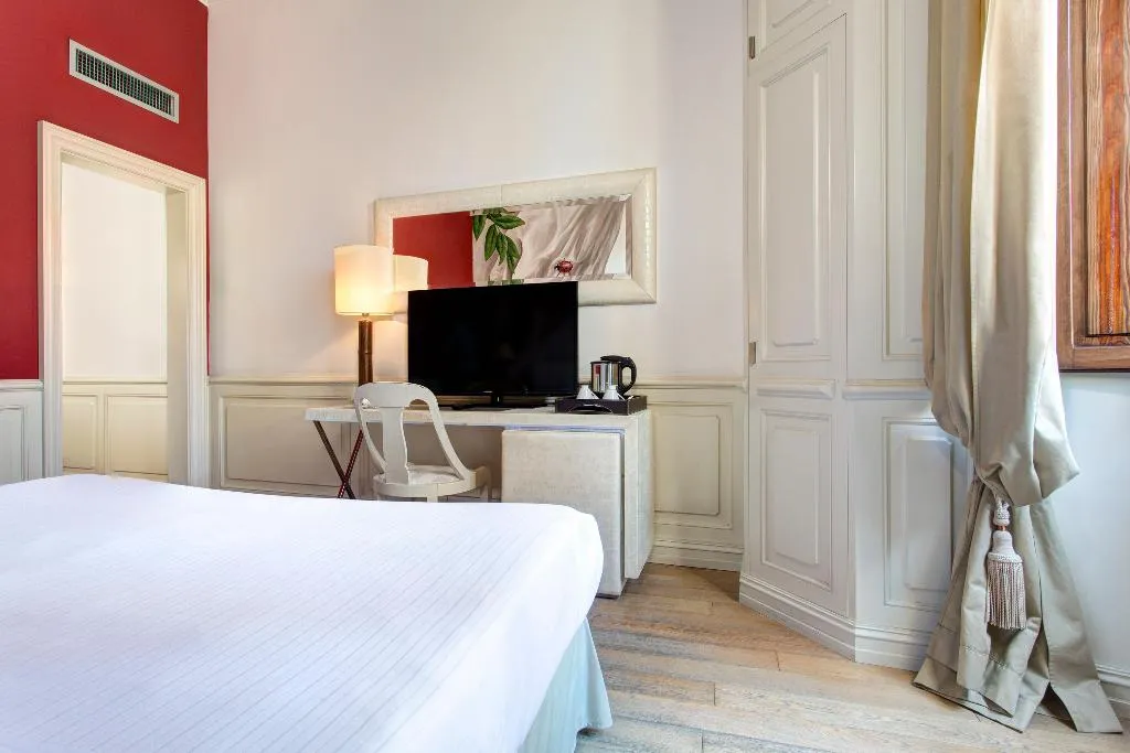 DOUBLE SINGLE USE SUPERIOR Room, Grand Hotel Cavour, Florence