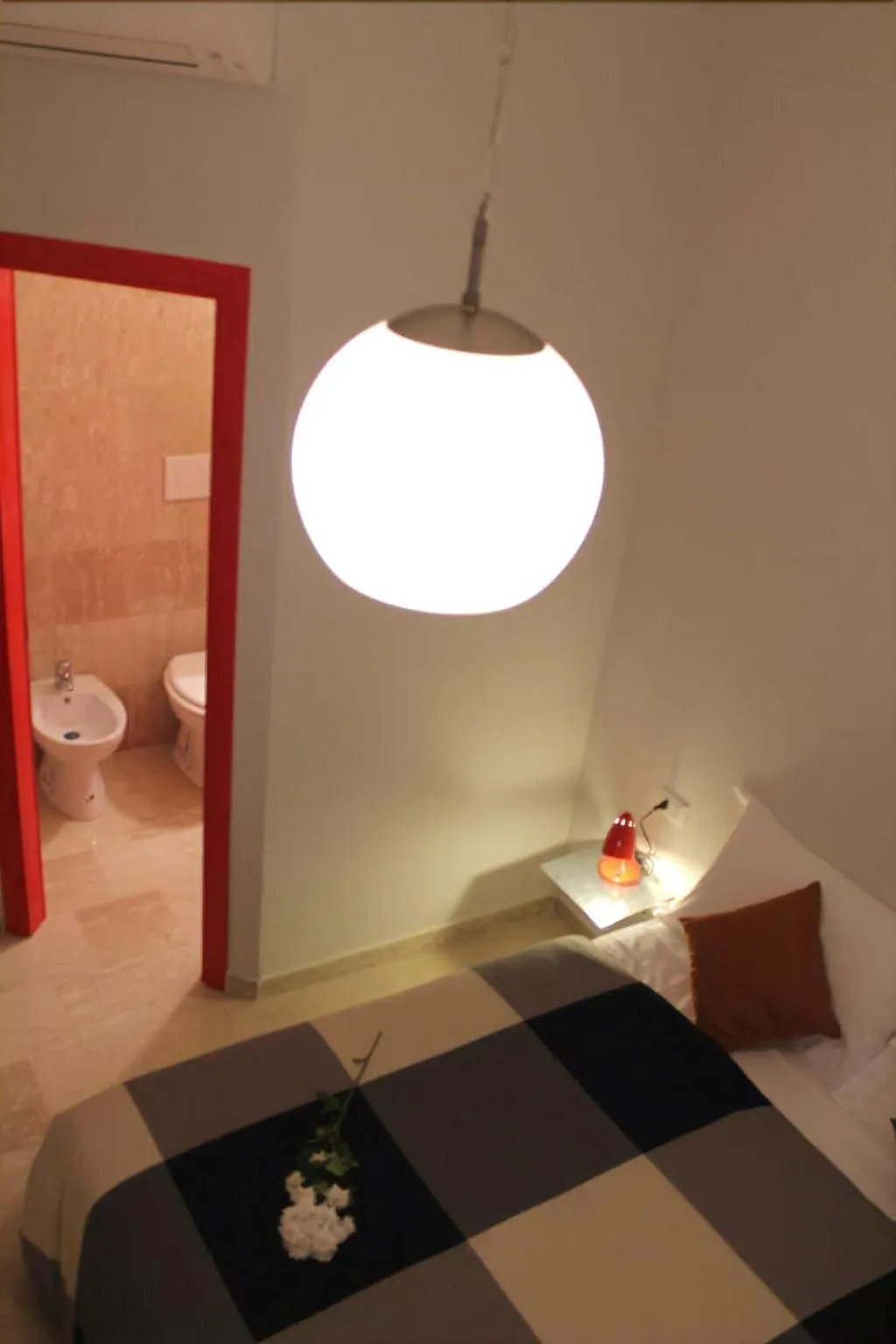 Room, Roma Art Rooms, Naples