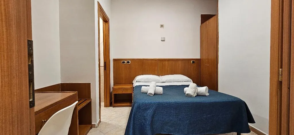 DOUBLE SINGLE USE STANDARD Room, Zara, Naples
