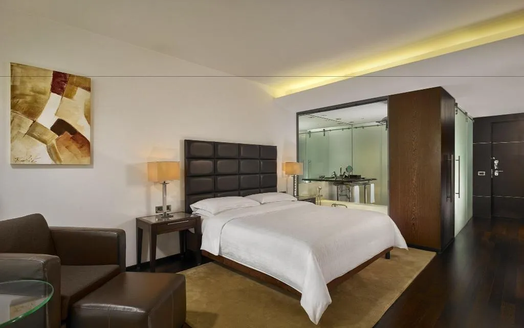 JUNIOR SUITE QUEEN SIZE BED Room, Sheraton Porto Hotel & Spa, Porto