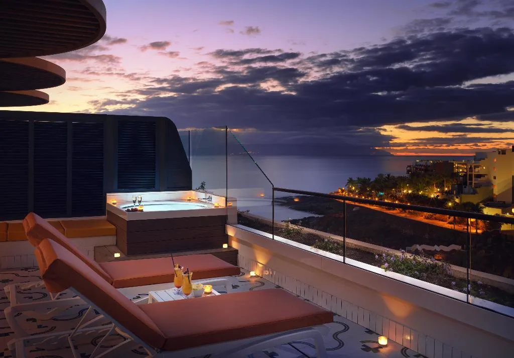 SUITE CAPACITY 3 Room, H10 Atlantic Sunset Horizons Collection, Tenerife