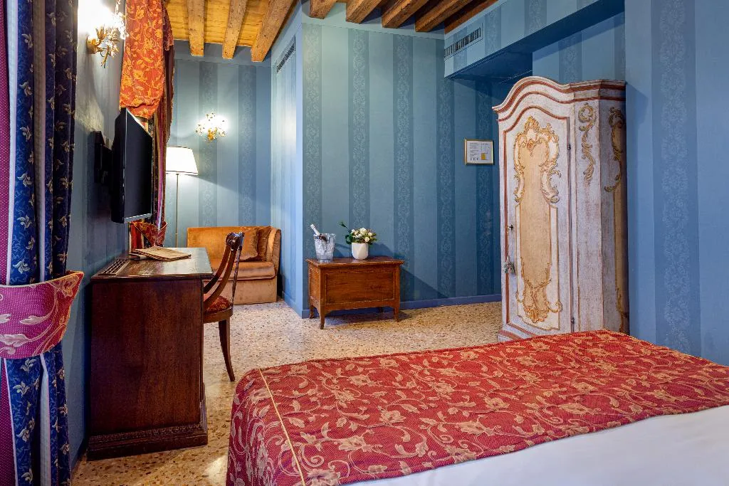 TRIPLE STANDARD Room, Tiziano, Venice