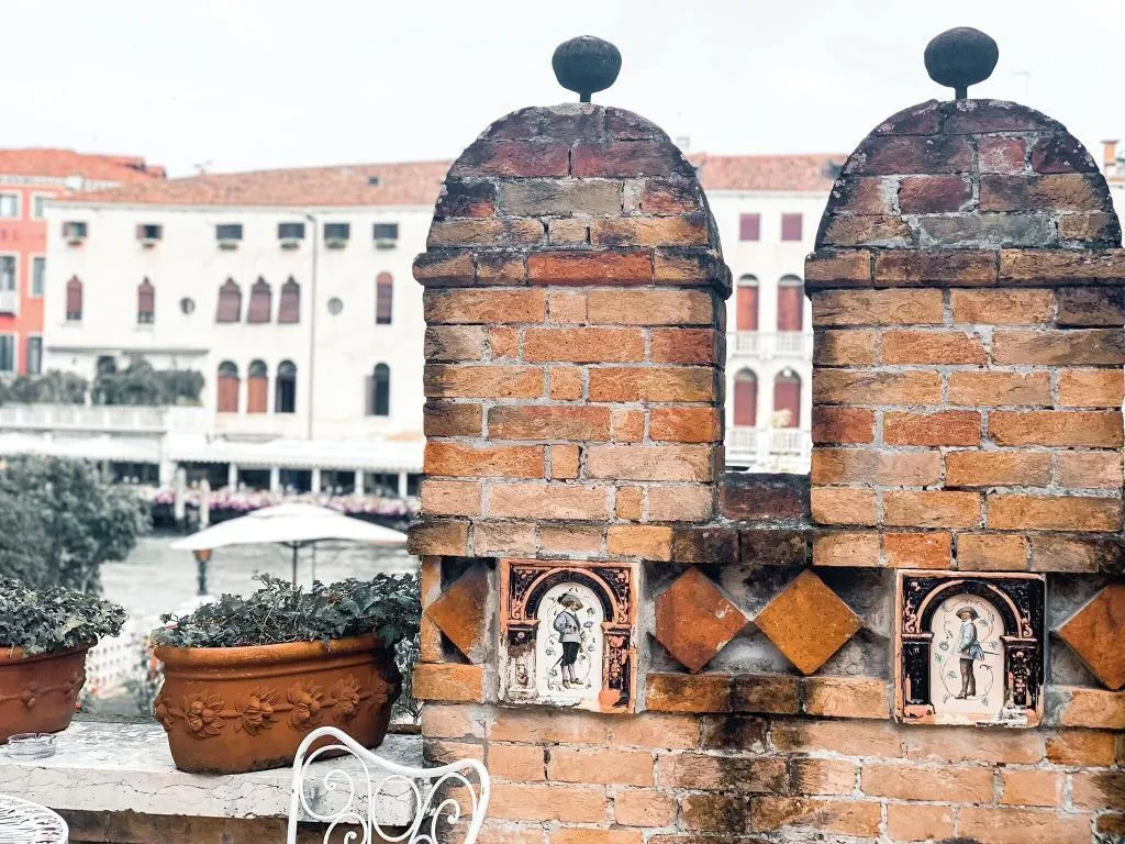 JUNIOR SUITE CANAL VIEW Room, Ca' Nigra Lagoon Resort, Venice
