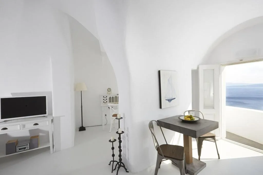 SUITE DELUXE WITH JACUZZI Room, Atrina Canava 1894 Hotel, Santorini